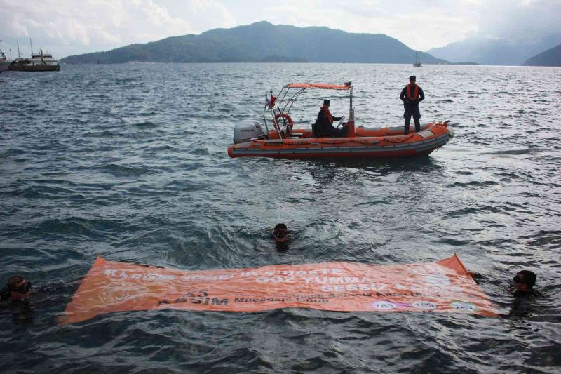 Sahil Güvenlik ekipleri bu kez kadına şiddeti önlemek için daldı
