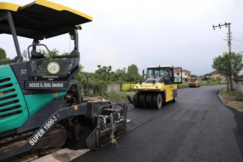 Düzce’de köylerde asfalt çalışması hızlandı
