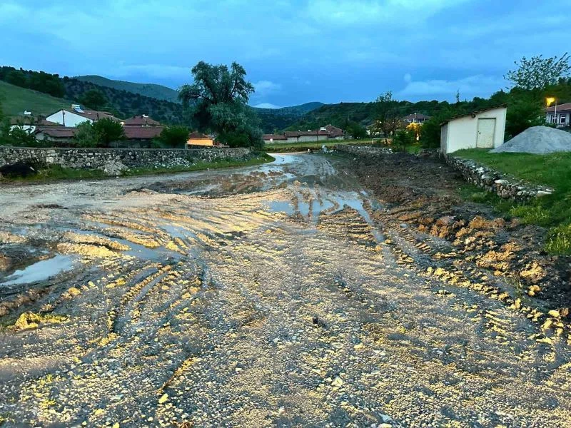 İki gün üst üste sel baskını yaşanan köyde büyük çapta maddi hasar oluştu
