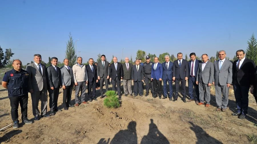 ÖĞRETMENLER GÜNÜ HATIRA ORMANINA 200 FİDAN