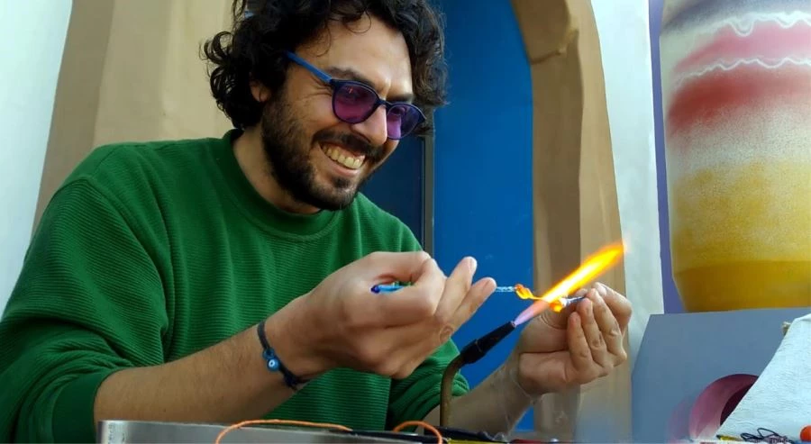 ÇOCUKLAR İÇİN 15 YILDIR CAMDAN MİNİ OBJELER ÜRETİYOR