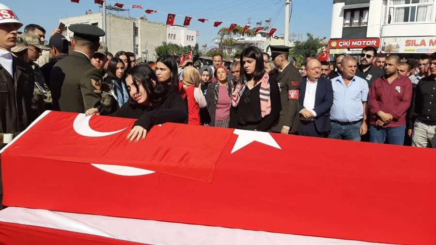 ŞEHİDİMİZİ GÖZ YAŞLARIYLA TOPRAĞA VERDİK