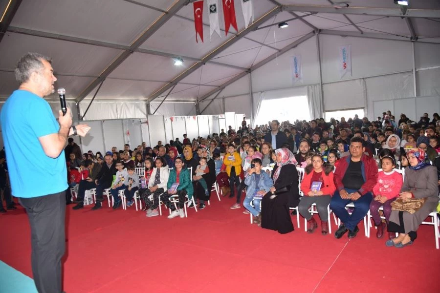 KRAL ŞAKİR’E OSMANİYE BELEDİYESİ 4.KİTAP FUARINDA BÜYÜK İLGİ