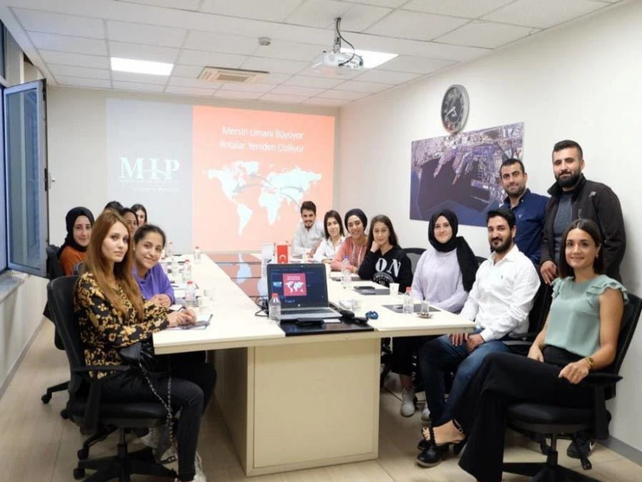 DIŞ TİCARET PROGRAMI ÖĞRENCİLERİNDEN YERİNDE ÖĞRENİM