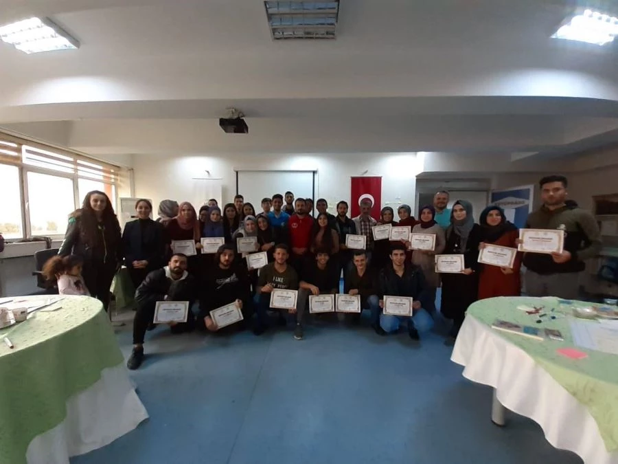 GENÇLİK MERKEZİNDE, GENÇLİK ÇALIŞTAYI