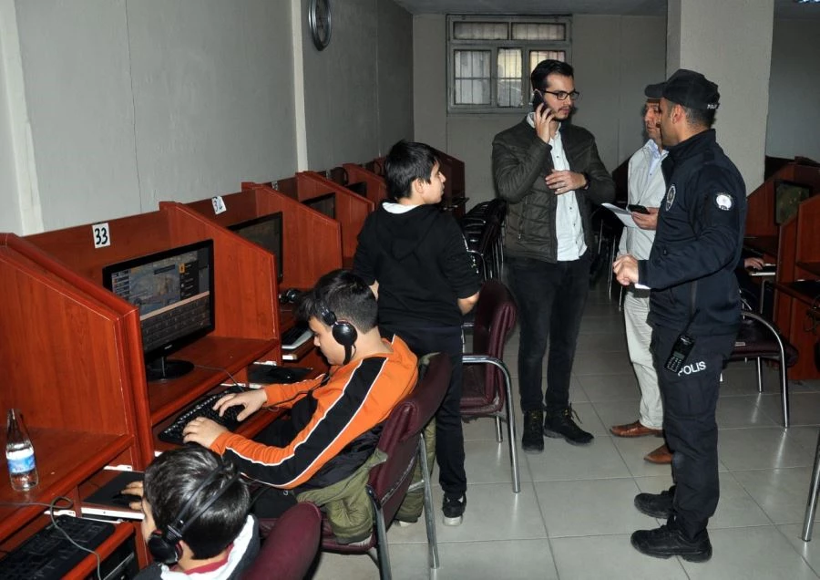 İNTERNET KAFELERDE POLİS DENETİMİ