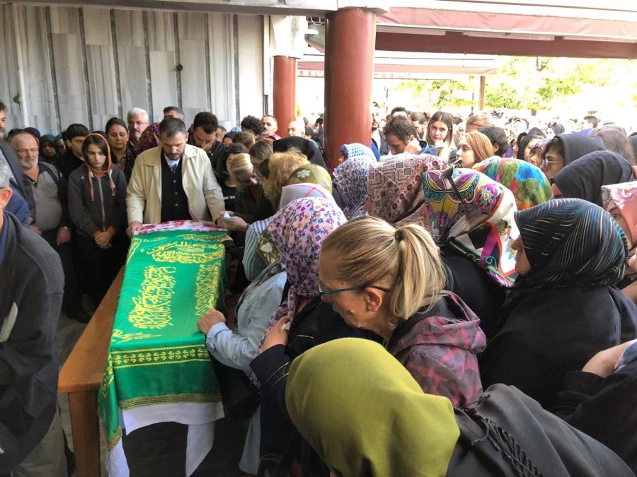 DOÇ. DR. NECMETTİN ÇALIŞKAN TÜRKİYE’NİN ACISI NESLİCAN TAY’IN CENAZESİNE KATILDI