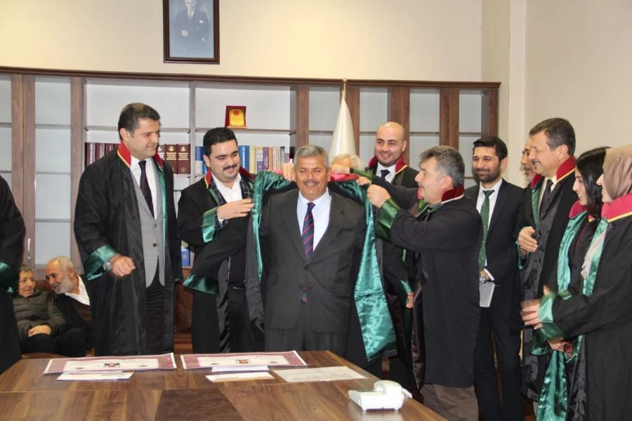 YARIM BIRAKTIĞI HUKUK EĞİTİMİNİ 63 YAŞINDA TAMAMLADI