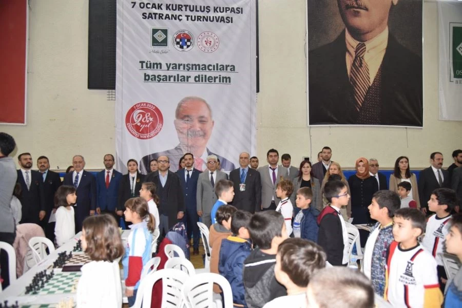 7 OCAK KURTULUŞ KUPASI SATRANÇ TURNUVASI BAŞLADI