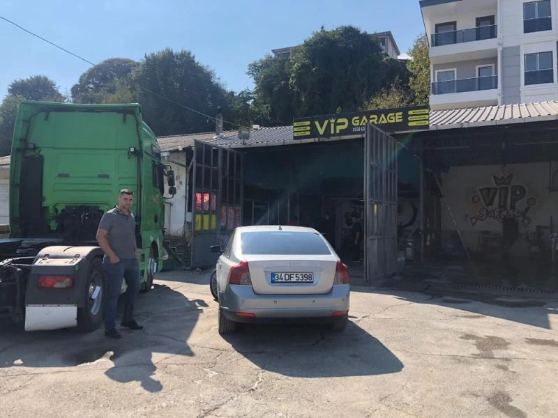 2 bin 500 liralık stop lambasını söküp, 