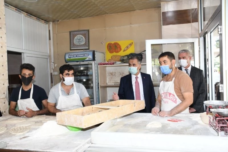 Vali ile fırıncının ilginç ’maske’ diyalogu
