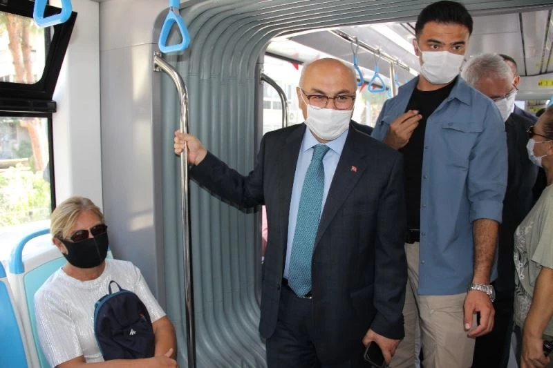 İzmir Valisi Köşger: “Ağır tedbirler gündemde değil”
