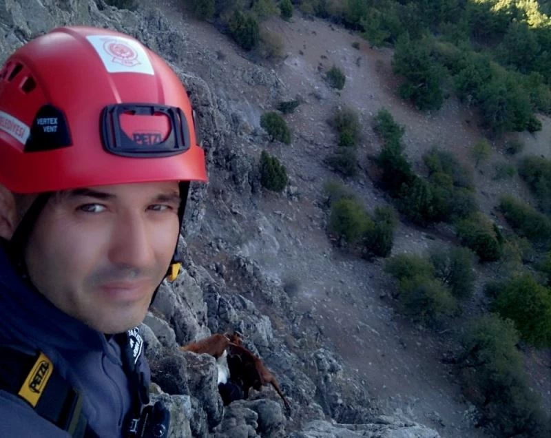 Balıkesir’de itfaiyenin Nasreddin Hoca misali keçi kurtarma operasyonu
