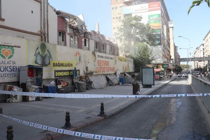 Kız Meslek Lisesi’nin ek binasının yıkımına başlanıldı
