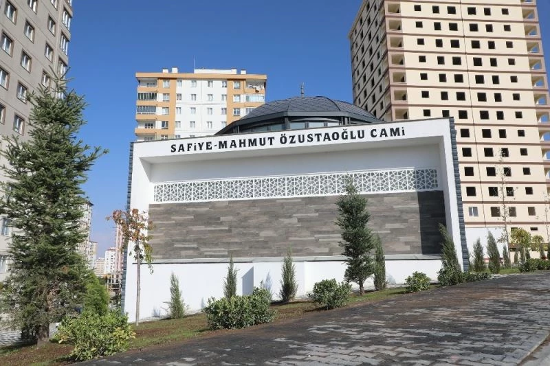 Safiye Mahmut Özustaoğlu Cami yarın açılıyor

