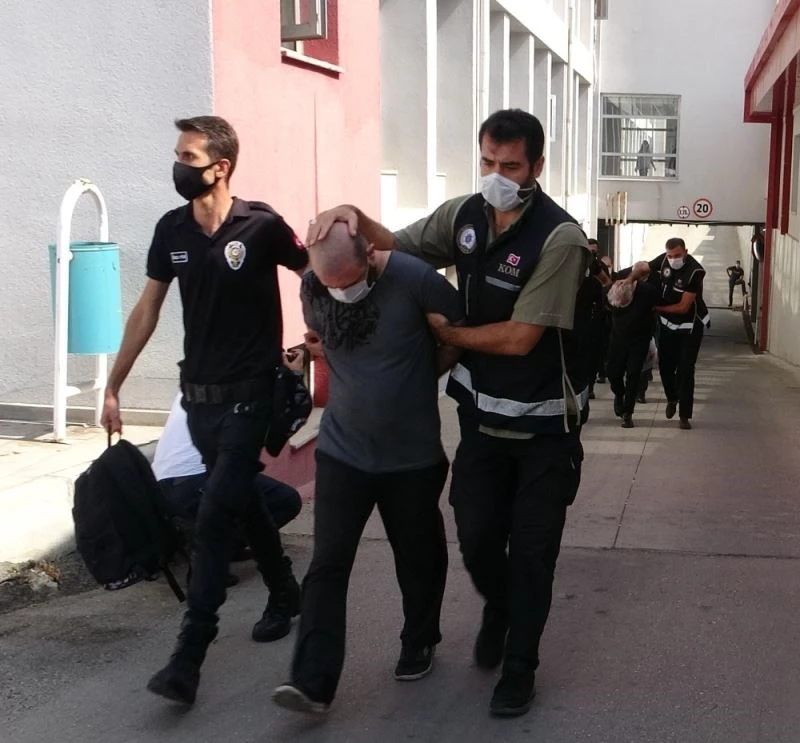 Sahte senet çetesi hem hattat tutmuş hem bilirkişi
