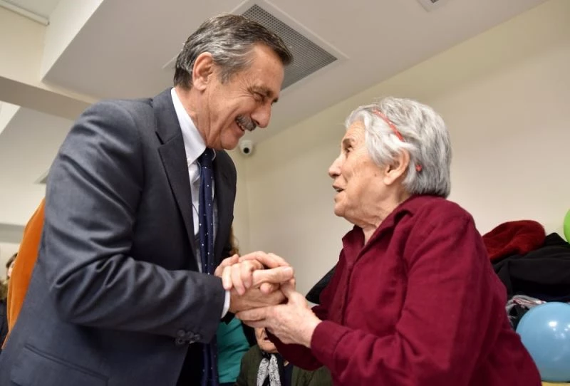 Tepebaşı Belediyesi deneyimli vatandaşların yanında
