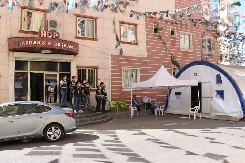 HDP önündeki ailelerin evlat nöbeti 393’üncü gününde
