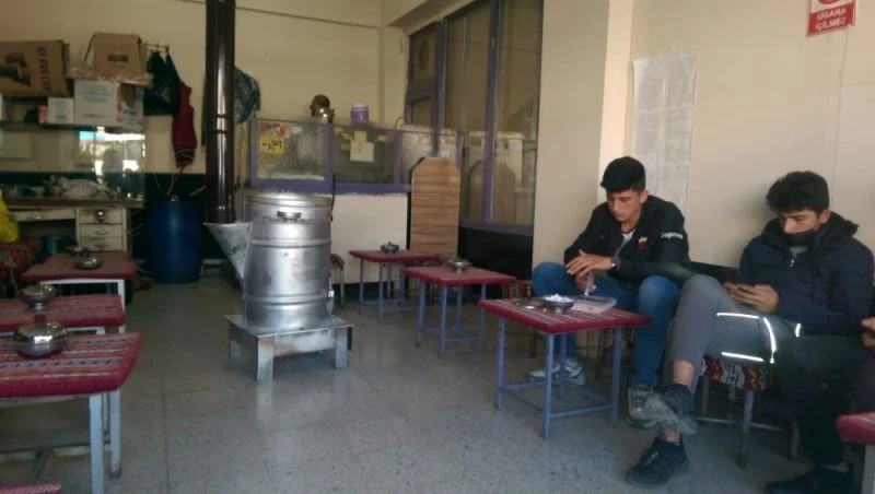 Özalp kış erken geldi, sobalar yandı
