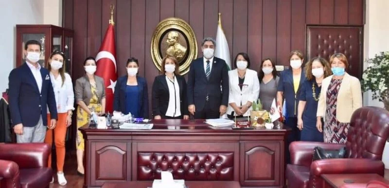 Kadın ve çocuk dernekleri, ‘Gönüllü Eş Avukatlık Komisyonu’ kurulmasını talep etti
