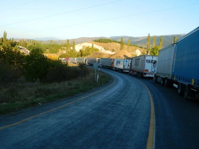 Türkgözü sınır kapısında tır kuyruğu
