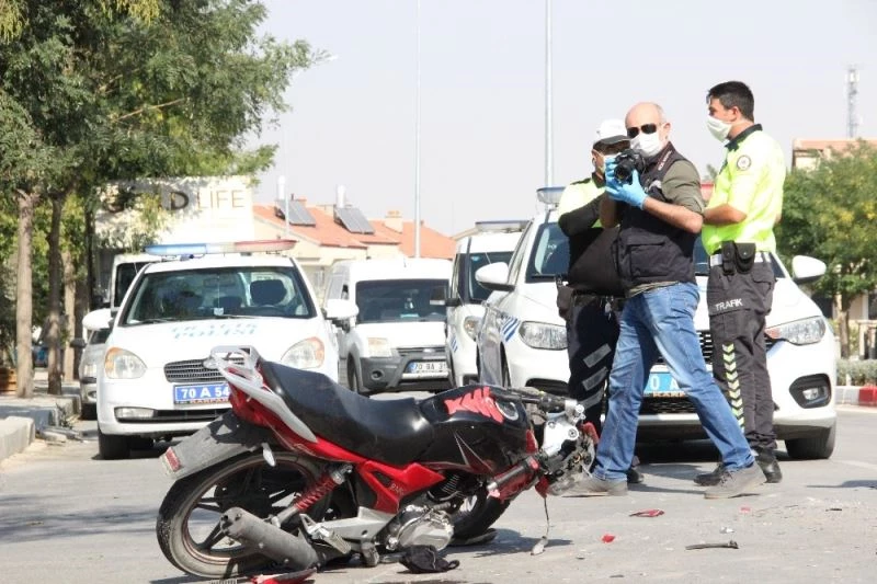 Midibüsle çarpışan motosikletin sürücüsü yaşam mücadelesi kaybetti
