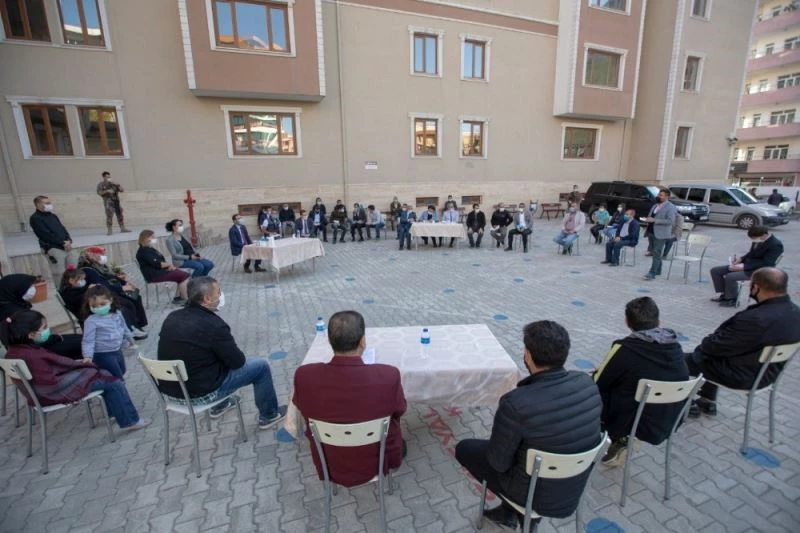 Kaymakam Aslan Bahçıvan Mahallesi sakinleri ile bir araya geldi
