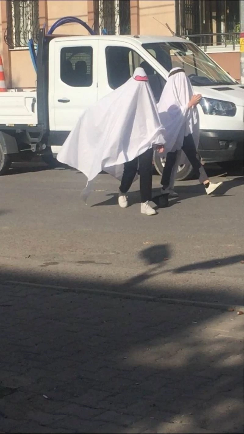 Acemi hayaletler sağa sola çarparak ilerledi
