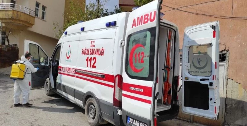 Hakkari’de ambulanslar dezenfekte edildi
