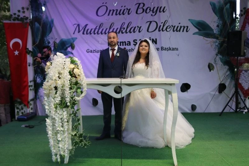 Muhabirler mutluluğa ‘evet’ dediler
