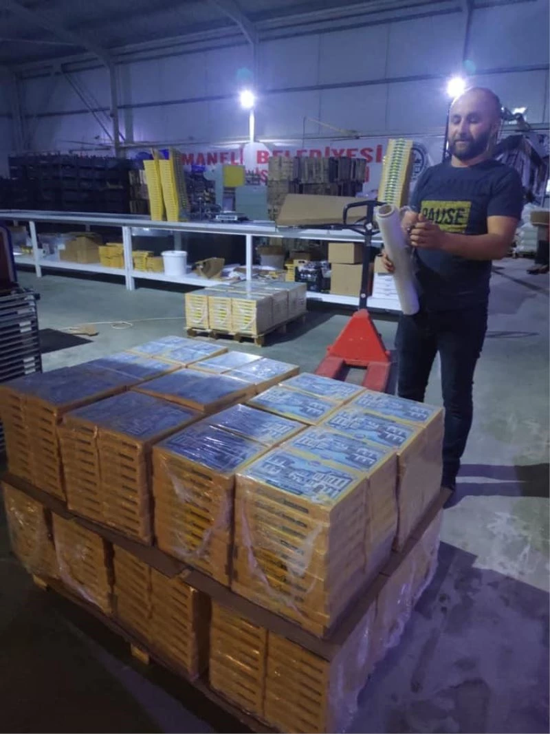 Bilecik’ten bir kamyon salça ve ayva lokumu sevk edildi
