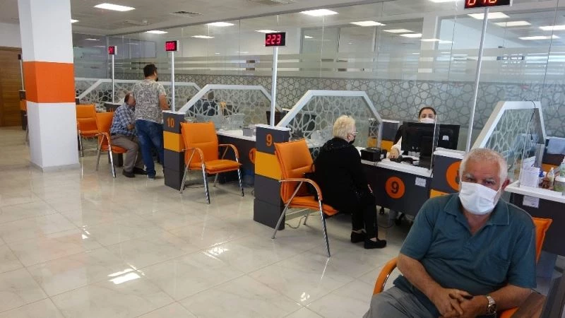 Trabzon’da yaklaşık bin 500 kişinin sürücü bilgileri cipli kimlik kartına yüklendi
