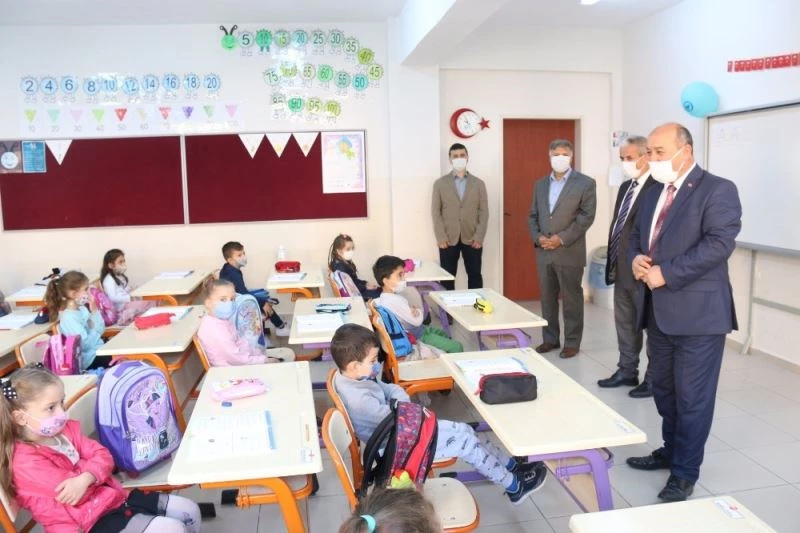 Müdür Başyiğit: “5 günlük yüz yüze eğitime geçmek hepimizin temennisi”
