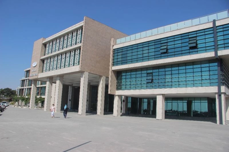 Başkanlık koltuğuna oturan fazla yaşamıyor
