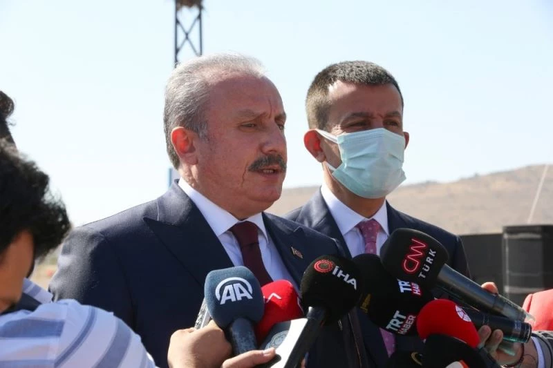 TBMM Başkanı Şentop: “Anayasa Mahkemesi kararı dikkatle okunduğunda, onu iptal ettiğine dair kesin hükmü veya ortadan kaldırdığına dair bir ifade, bir hüküm yok, zaten böyle bir karar veremez”
