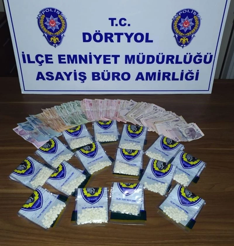 Elektrik kablosu kanalından uyuşturucu hap çıktı
