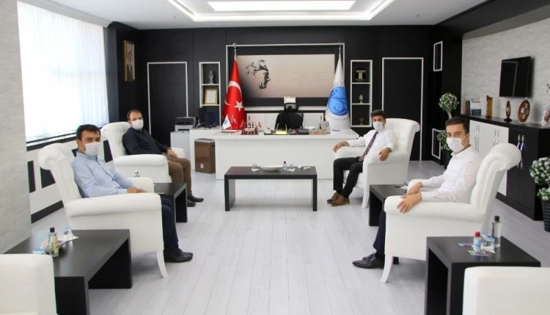 İlçe Kaymakamları Rektörü  Karacoşkun’la bir araya geldiler
