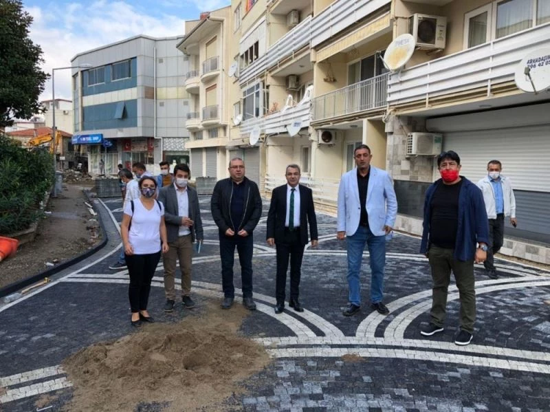 Altınoluk’a meydan ve bisiklet yolu projesi başladı
