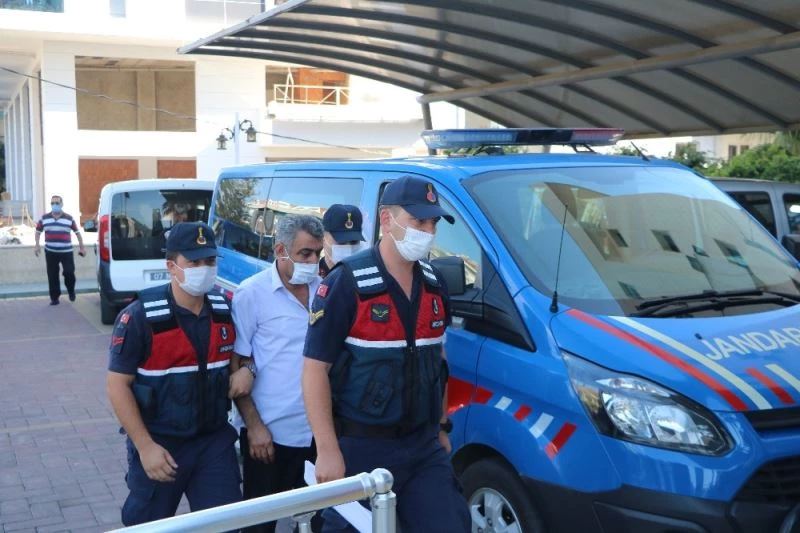 Alanya’da restoranında sahte içkiyle yakalanan şüpheli tutuklandı
