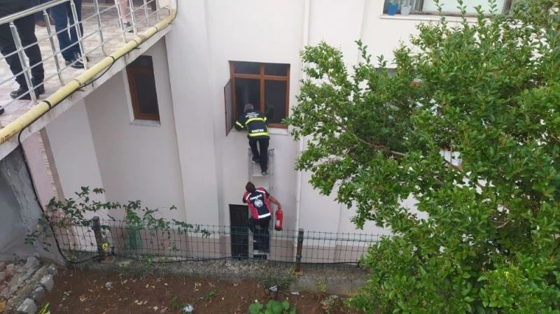Akçakoca’da mutfaktan çıkan duman paniğe neden oldu
