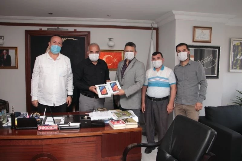 Elini Uzat kampanyasına destek devam ediyor
