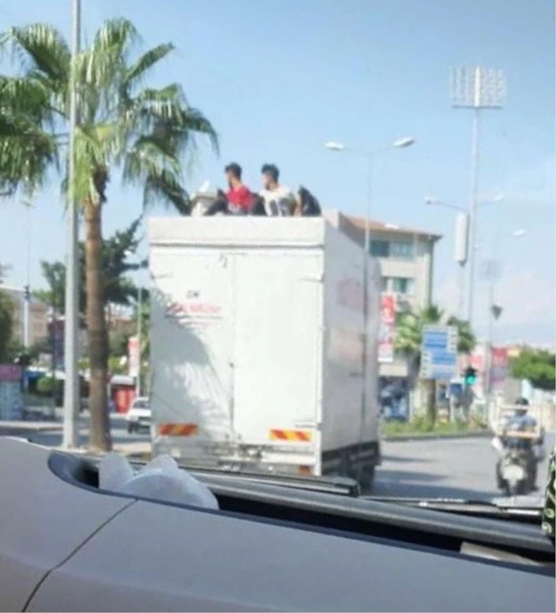 Kapalı kasa kamyonette yolculuk cezayla bitti
