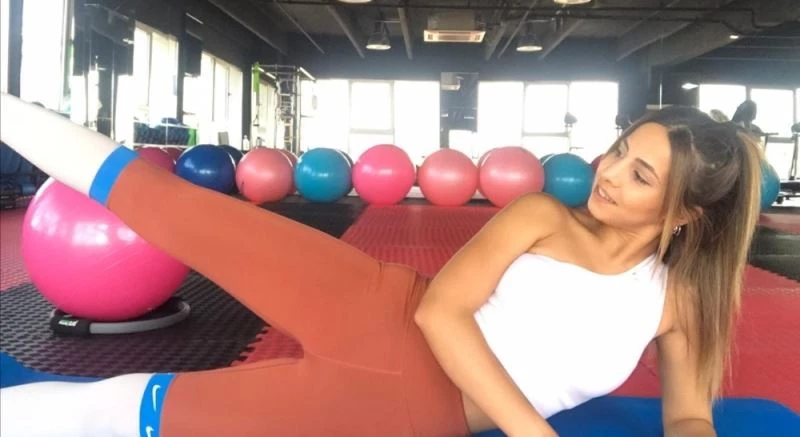 Yunusemreli kadınlar Millet Çarşısı spor salonunda form tutuyor
