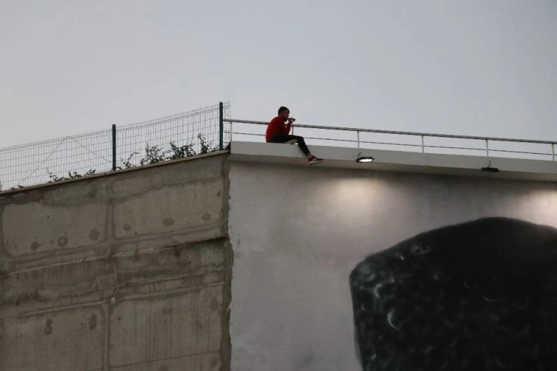 Bolu’da, sevgilisini başkasıyla gören genç intihara kalkıştı
