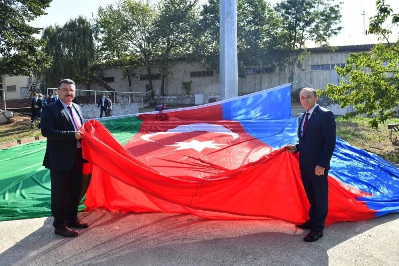 Azerbaycan Bayrağı Trabzon’da Boztepe semalarında
