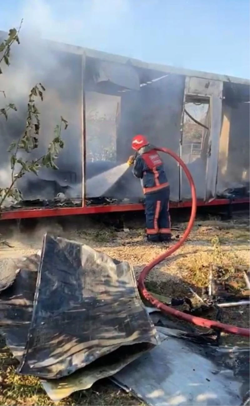 Fındıklıktaki konteyner alev alev yandı, patlayan tüpler korkuttu
