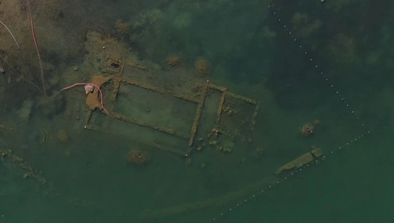 İznik Gölü çekilince bin 500 yıllık bazilika ortaya çıktı
