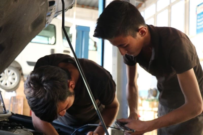 Sanayi sitesi esnafını yedek parça fiyatları zorluyor
