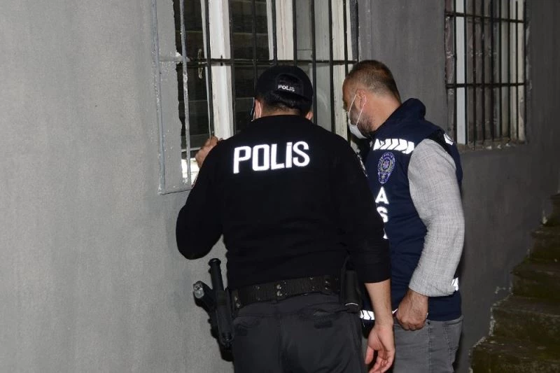 Kocaeli’de aranması olan 22 kişi eş zamanlı operasyonlar ile yakandı
