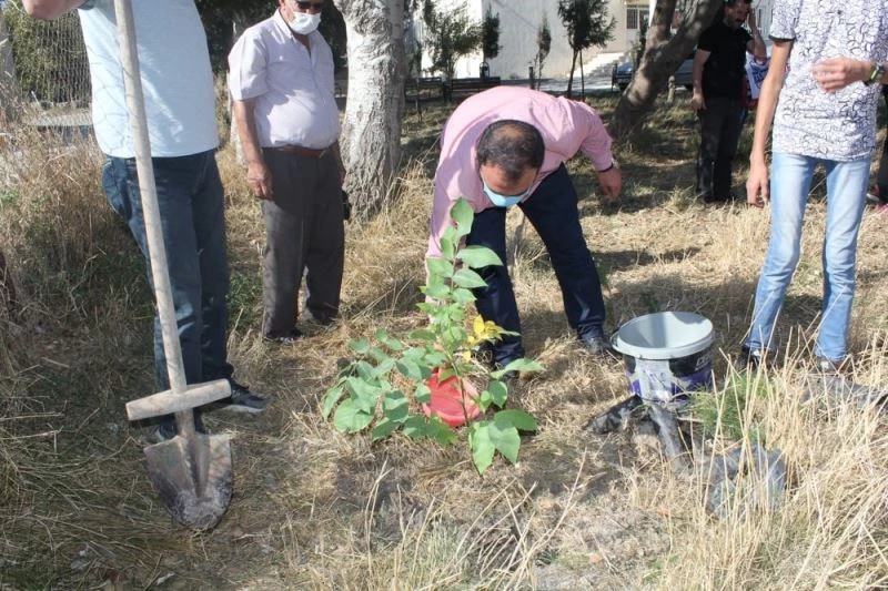 Adilcevaz TÜRŞAD voleybol takımından Hatay’a destek
